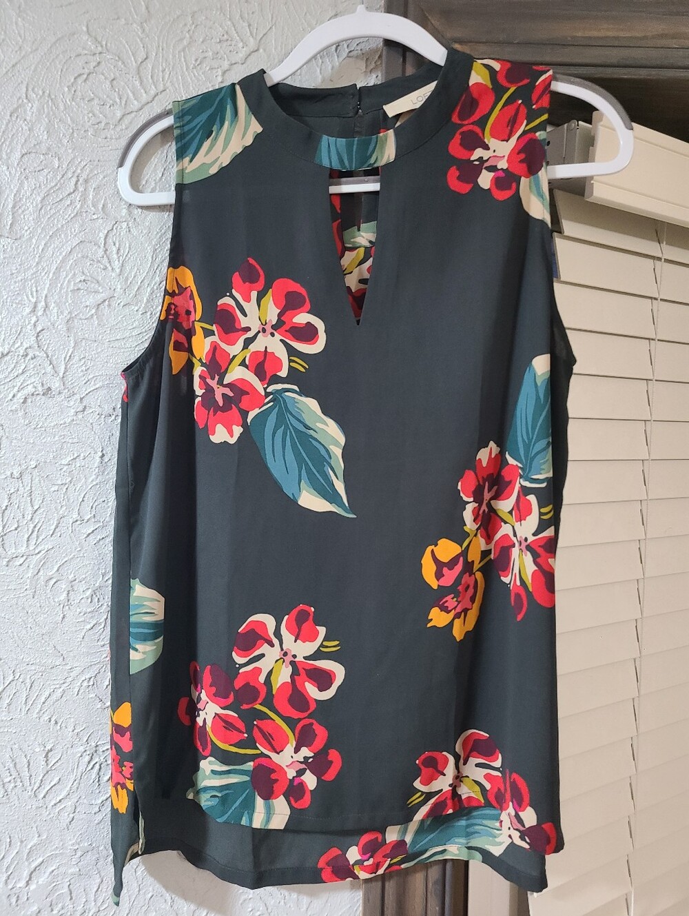 Loft Sleeveless Floral Keyhole Tank Top - Green with Red & Orange Floral